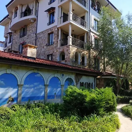 студия в жилом комплексе эстебан